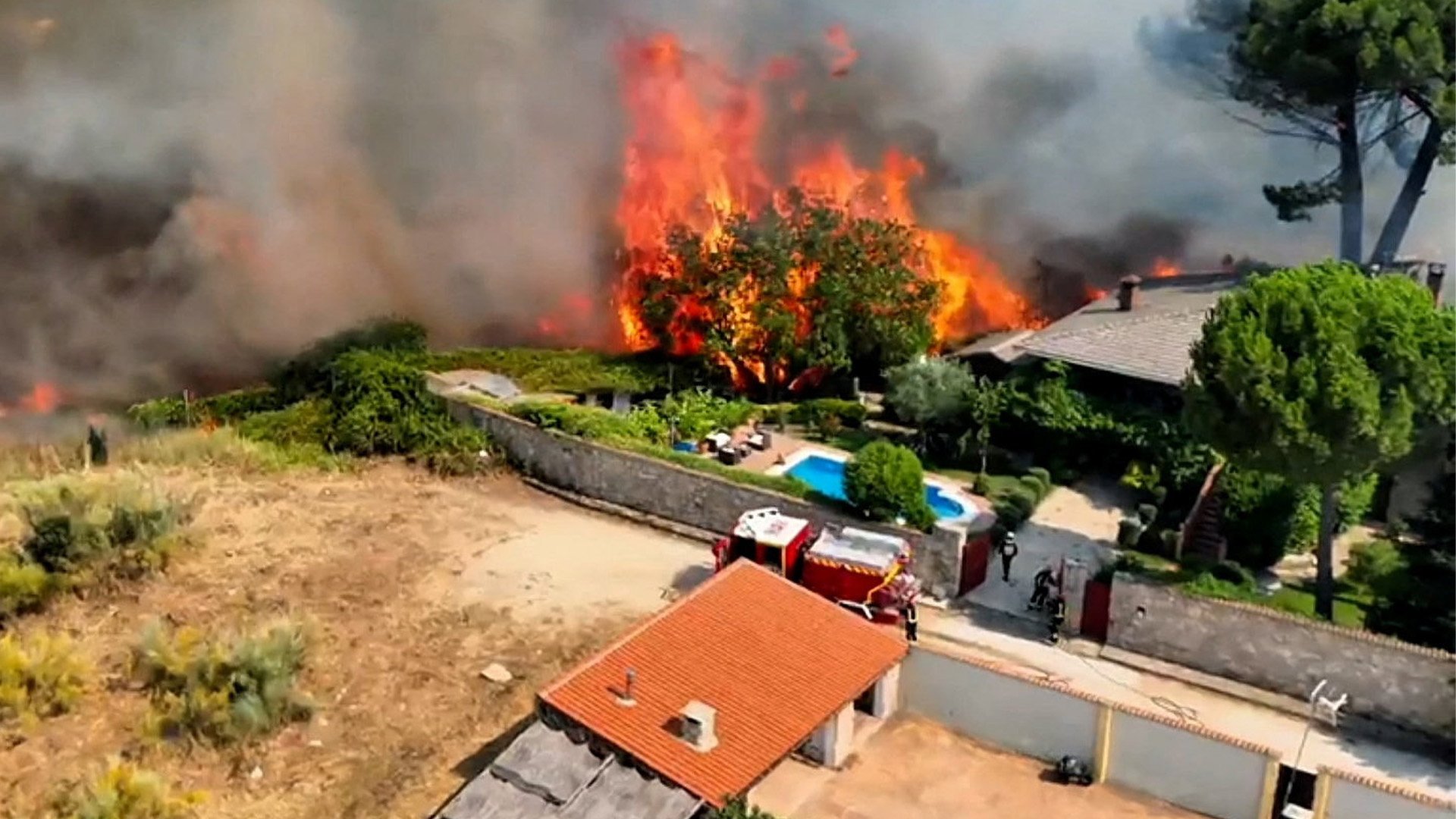 Wildfire survivors tell of narrow escape as Spain declares emergency