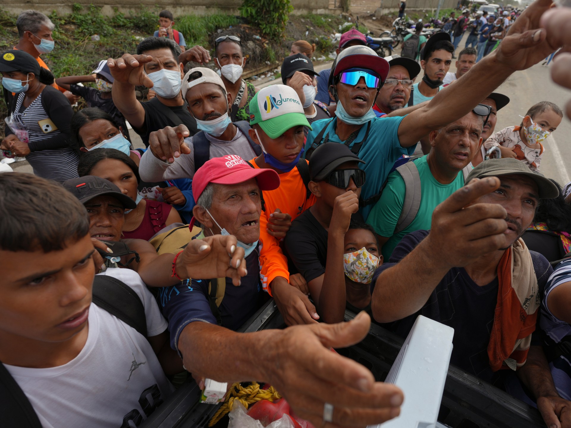 In Pictures: Hunger, despair as Venezuela quake death toll rises