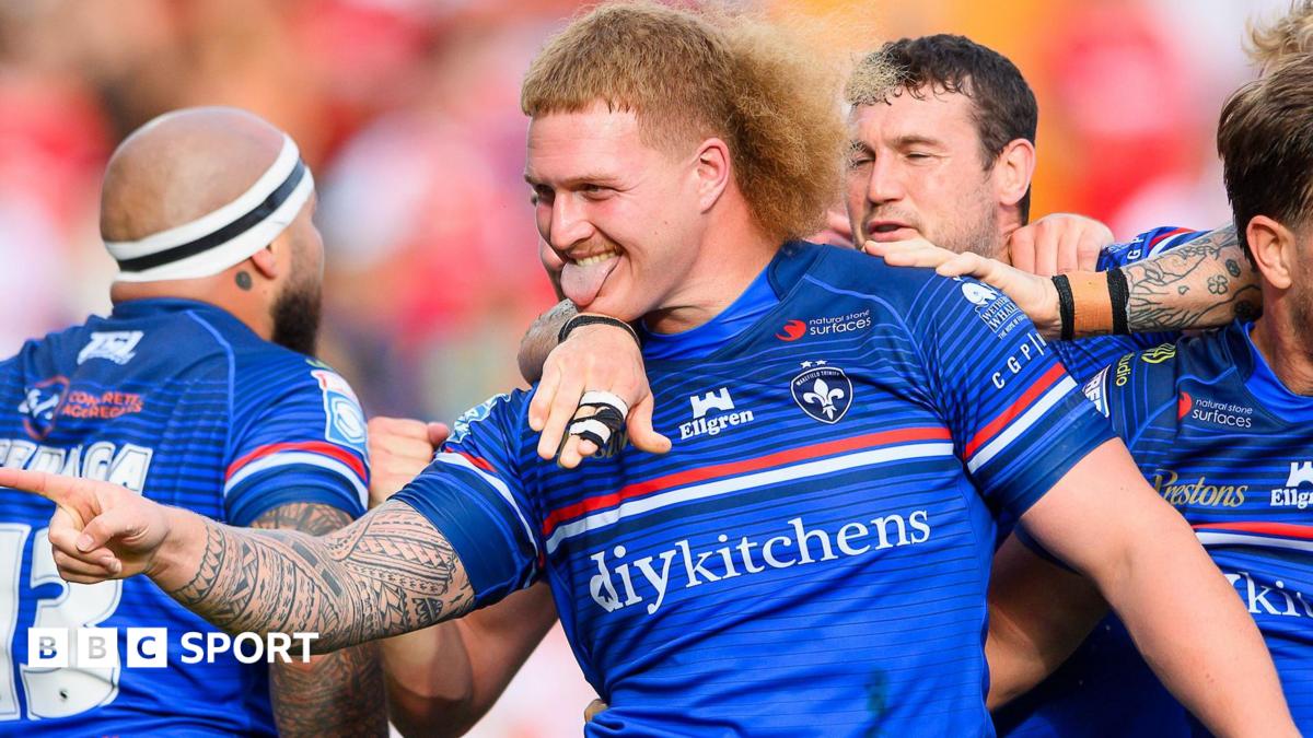Faatili double helps Wakefield end Hull KR's home run