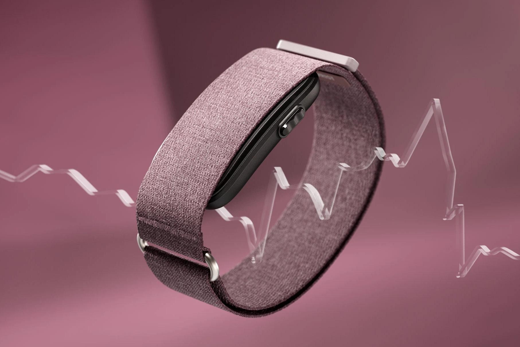 Garmin’s new screen-free fitness tracker doesn’t require a subscription
