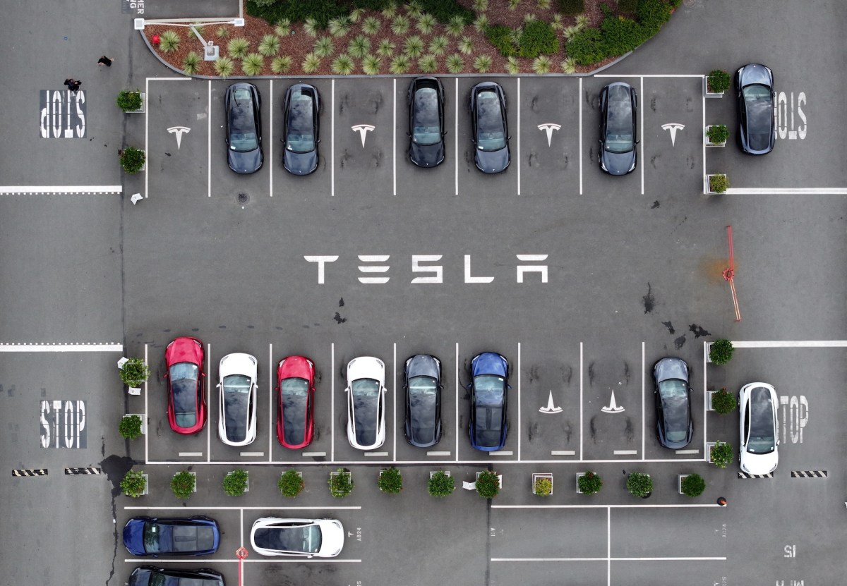 Tesla settles FSD crash lawsuit as federal investigations continue