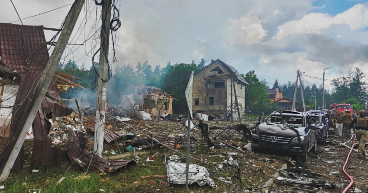 At least 11 killed in Ukraine as Moscow and Kyiv continue to trade attacks