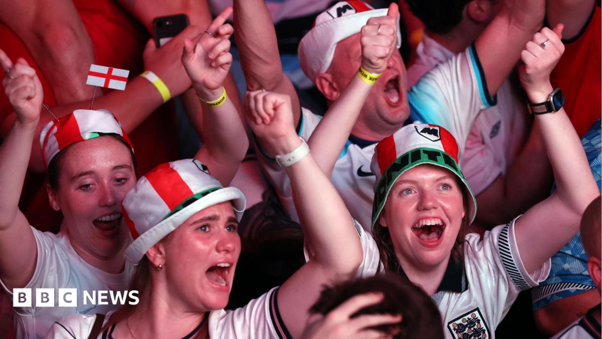 Starmer hints at bank holiday if England win World Cup