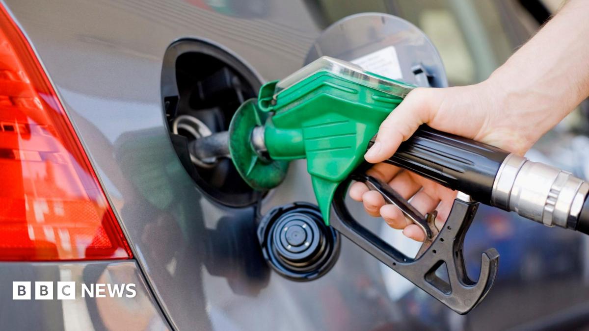 Oil price dives as US and Iran pause attacks