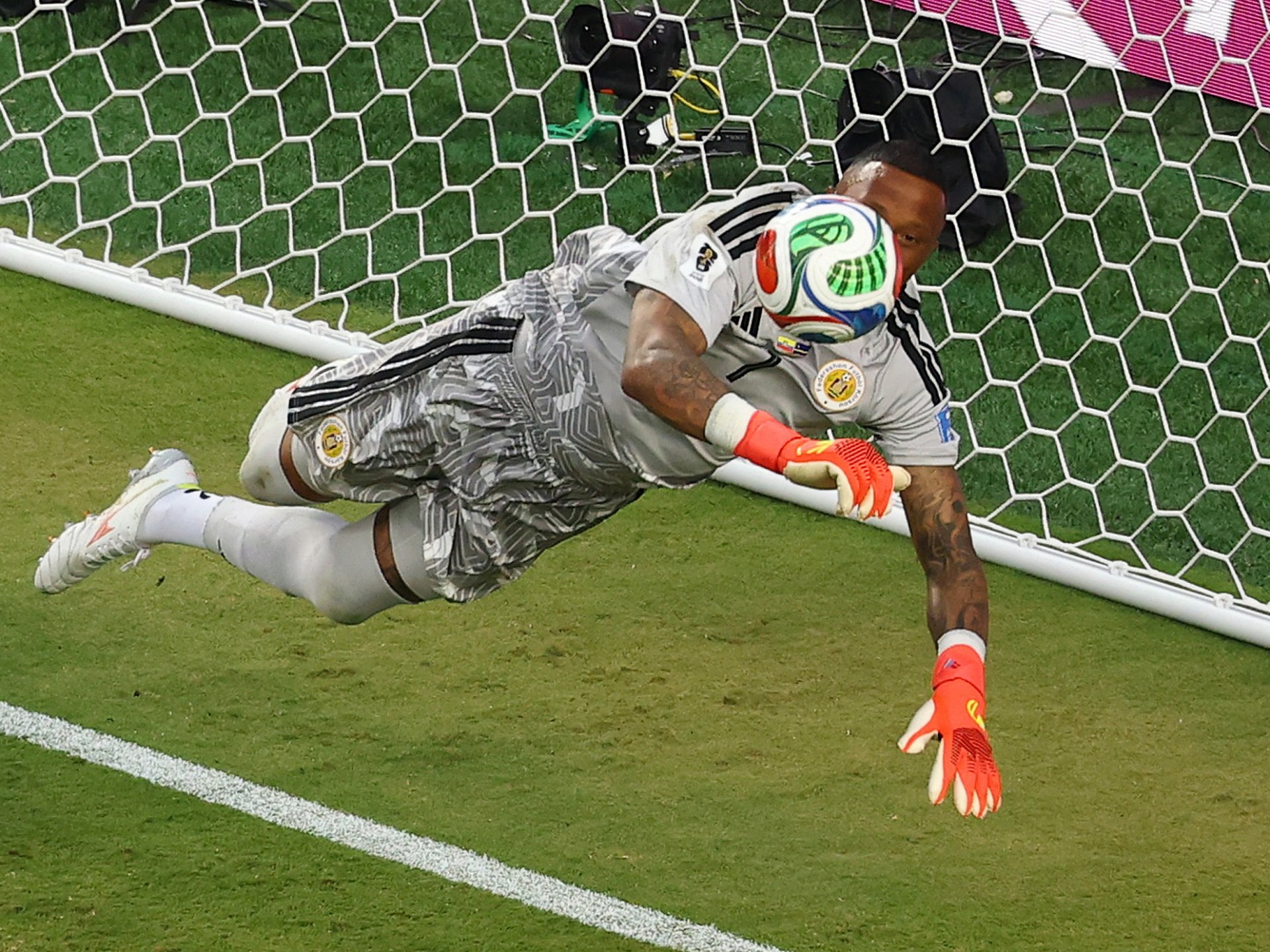 Room the hero as tiny Curacao earn first World Cup point against Ecuador