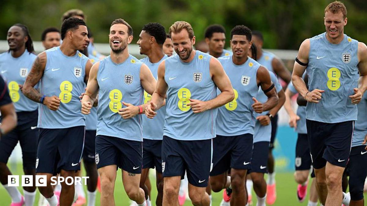 What is SkyJo? The card game being played in the England camp