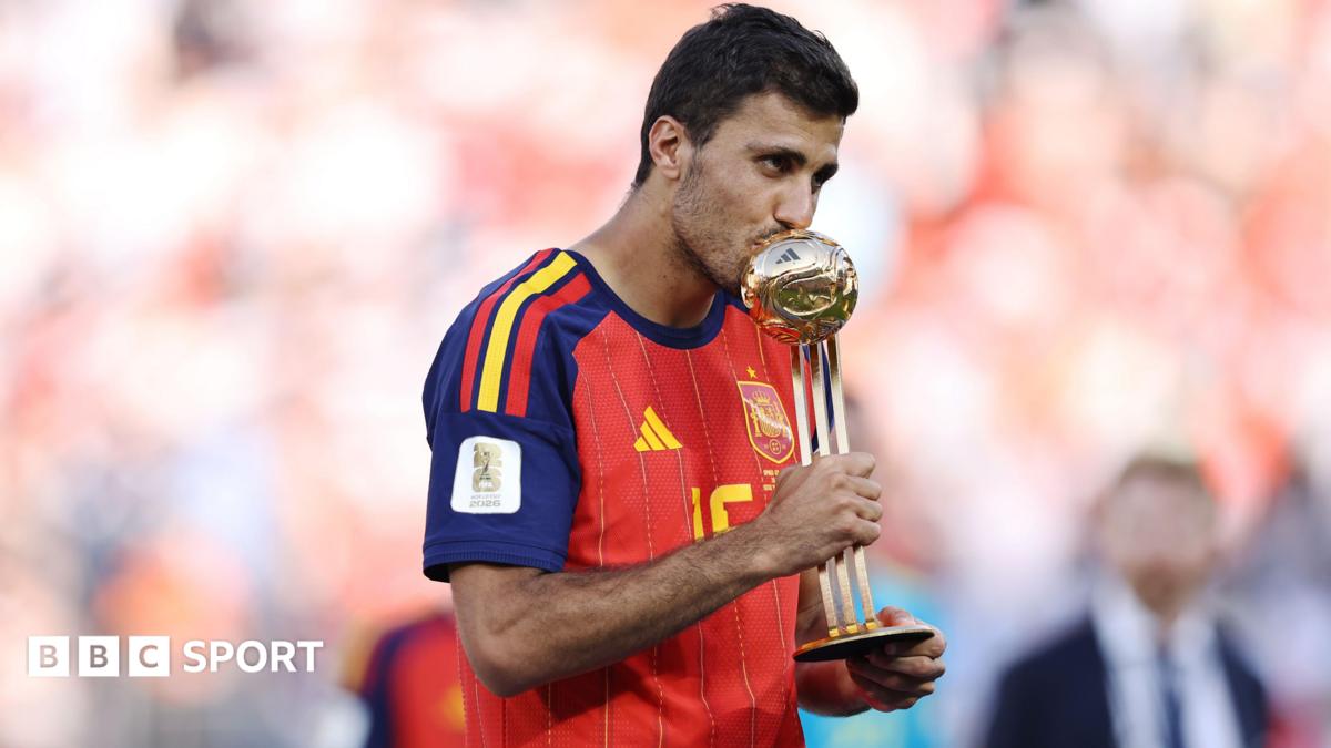 How do Manchester City manage the Rodri dilemma?