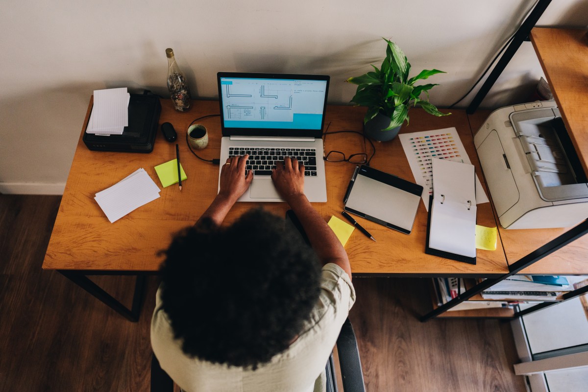 5 desk gadgets that can make your workday better