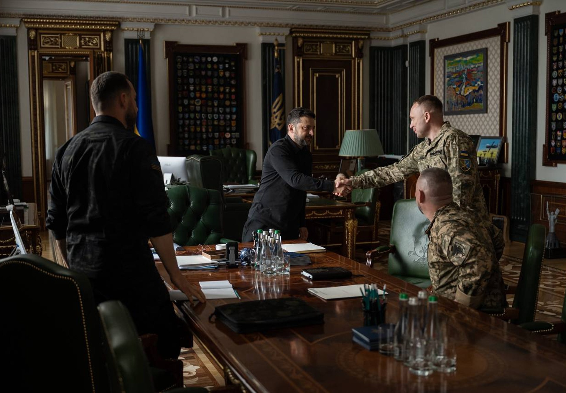 Zelenskyy replaces Ukraine military chief after protests