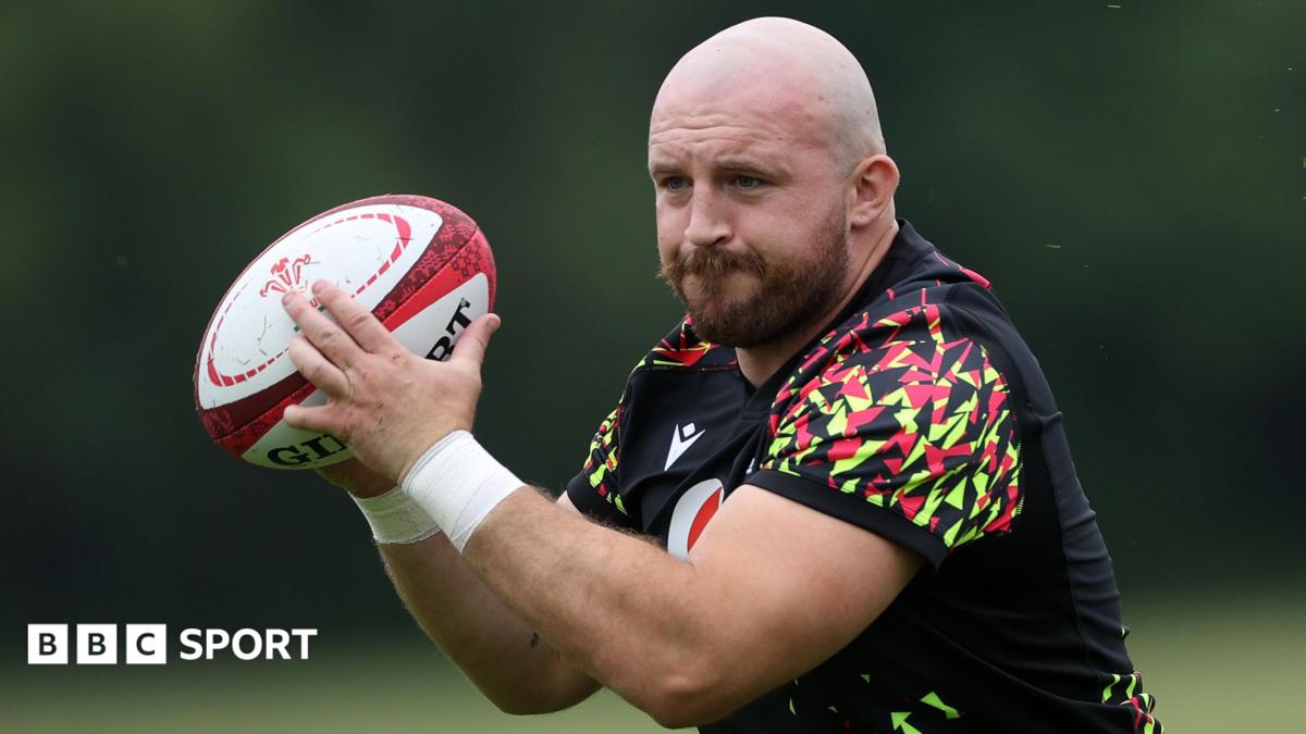 Lewis revives Wales career in problem position