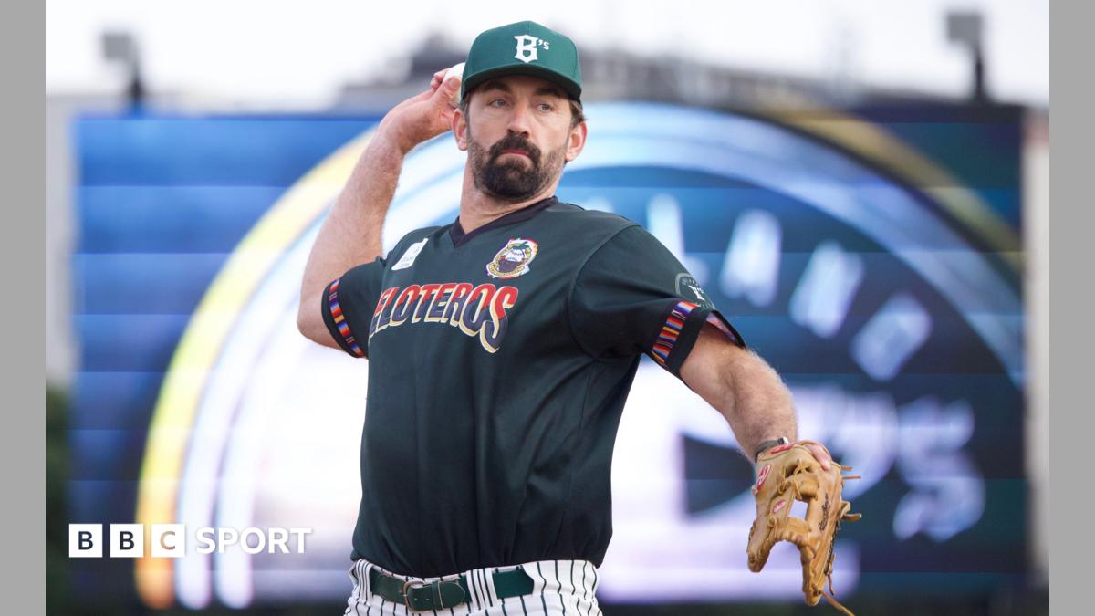 Ex-England bowler Plunkett makes pro baseball debut