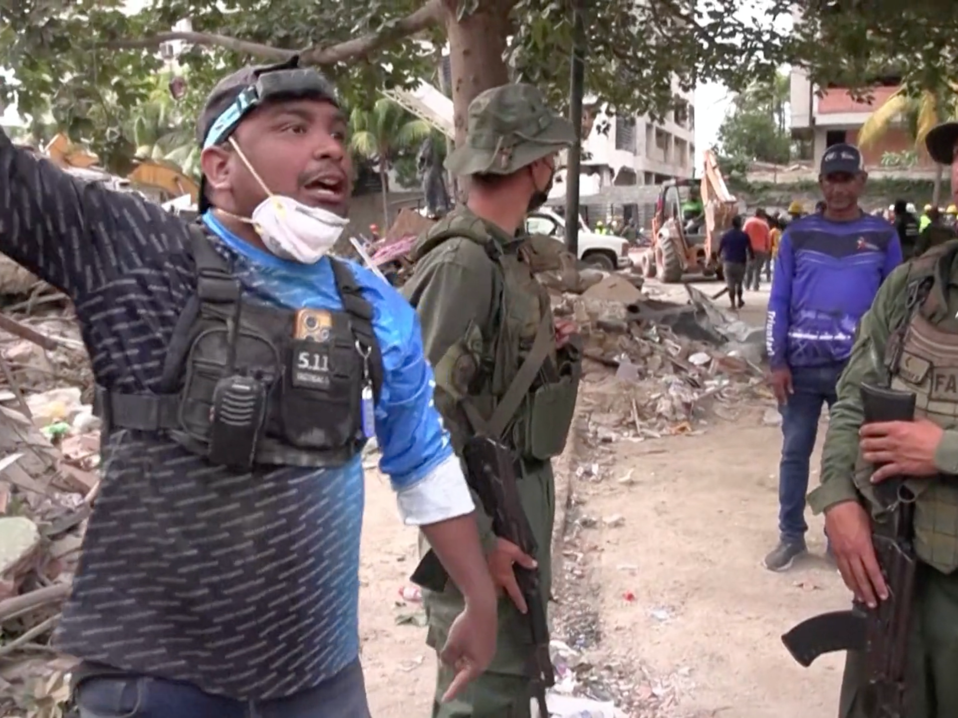 Venezuelans angry government as time runs out to dig out survivors
