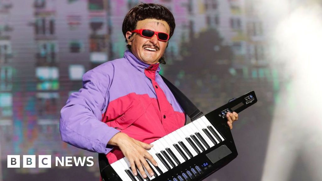 Late singer Oliver Tree's body returned to US after helicopter crash