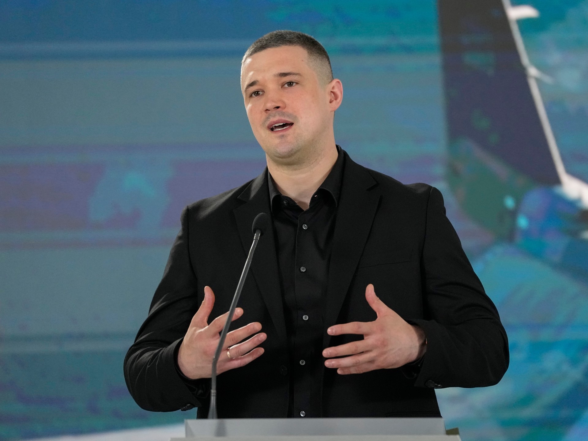 Ukraine beheads its military as its performance begins to soar