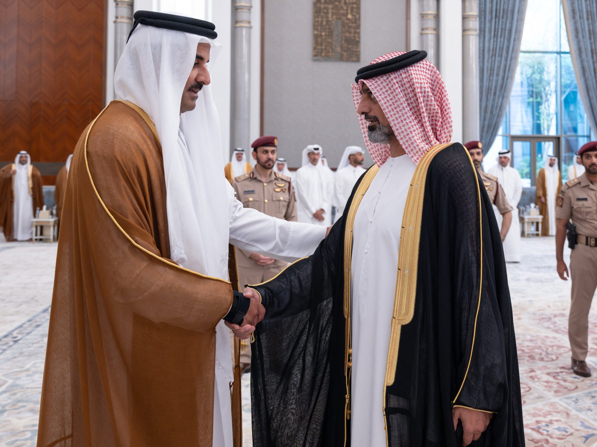 Which world leaders are visiting Qatar to pay their condolences?