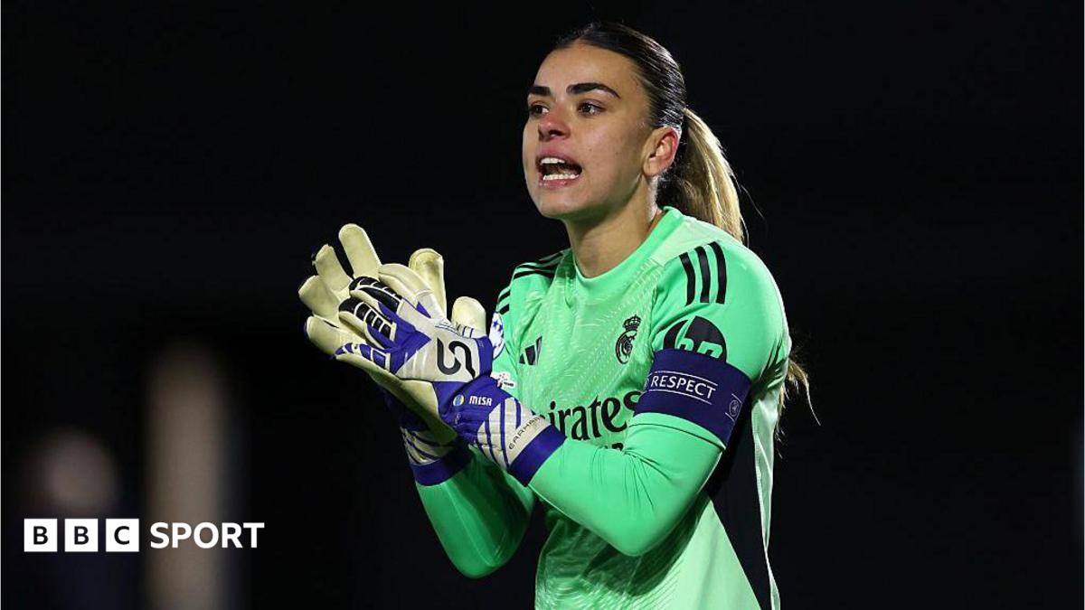 Arsenal sign Spain goalkeeper Rodriguez on free