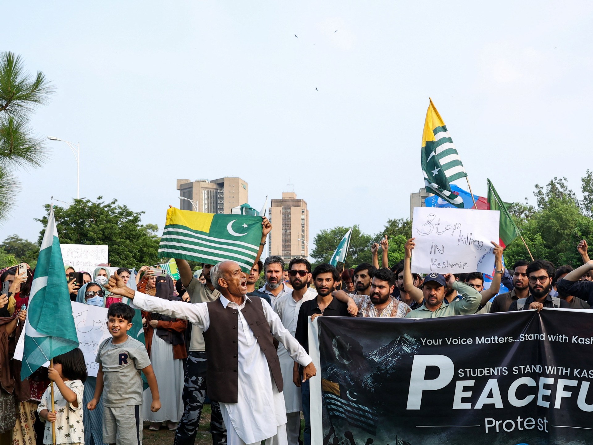 Islamabad residents rally in solidarity with Kashmir protests