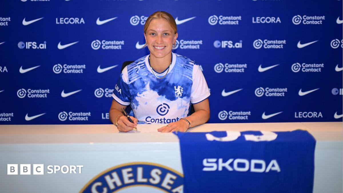 England's Beever-Jones extends Chelsea stay