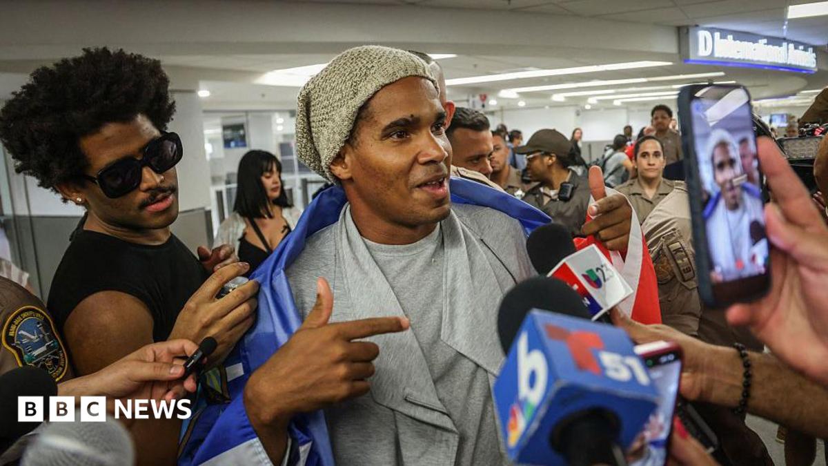 Cuban dissident Luis Manuel Otero Alcántara goes into exile in US