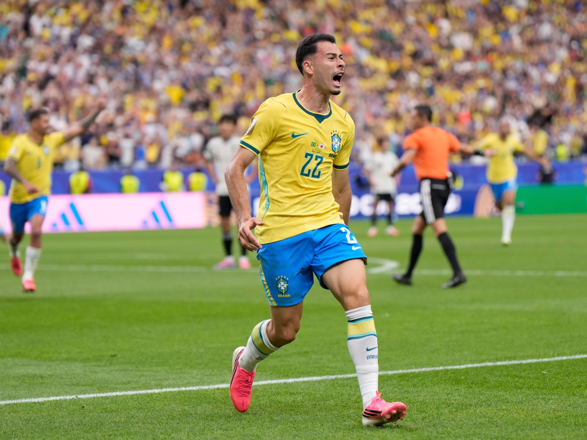 Martinelli scores late as Brazil beat Japan 2-1, into World Cup last 16