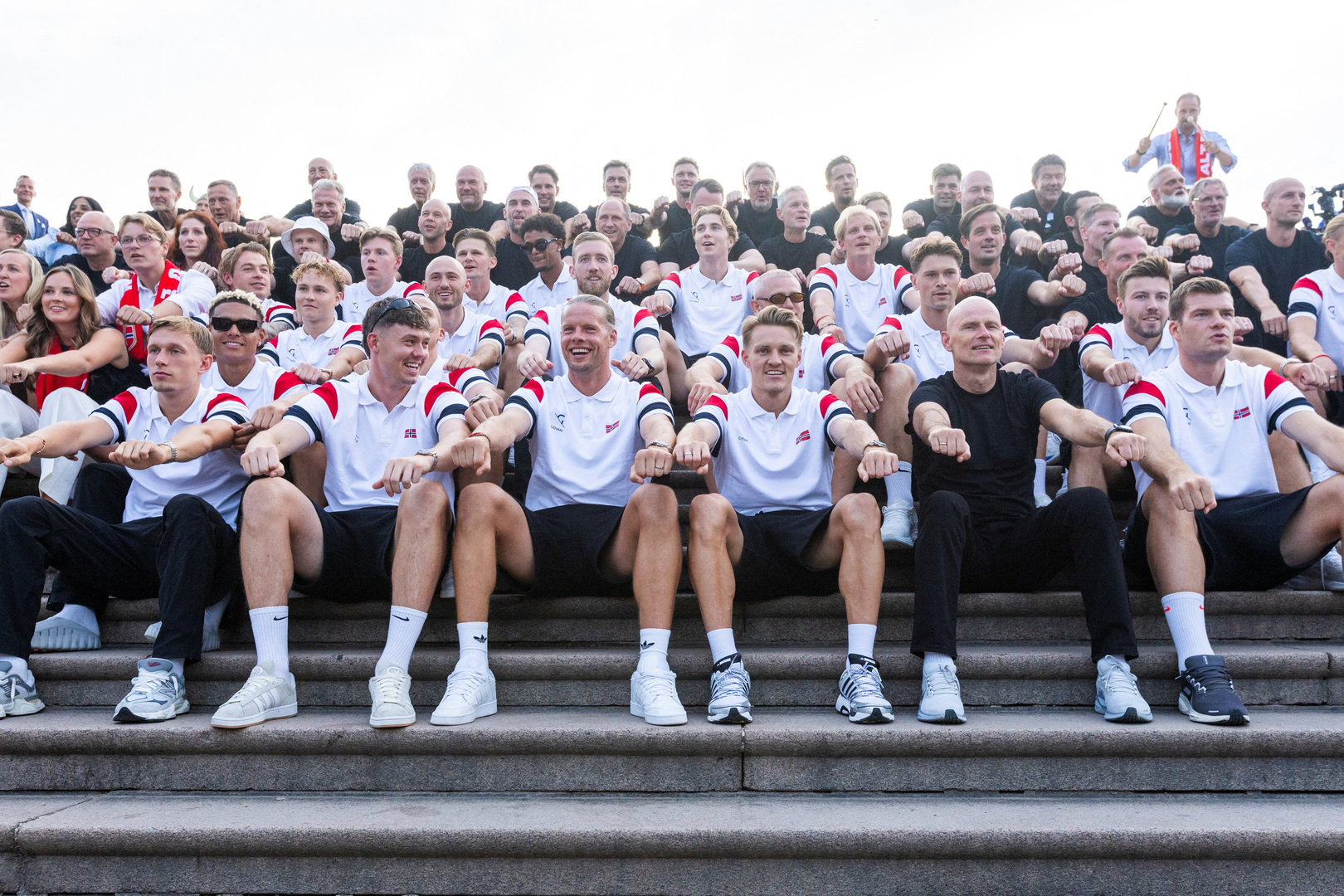 Norway ‘rows’ at the royal palace to welcome back World Cup heroes