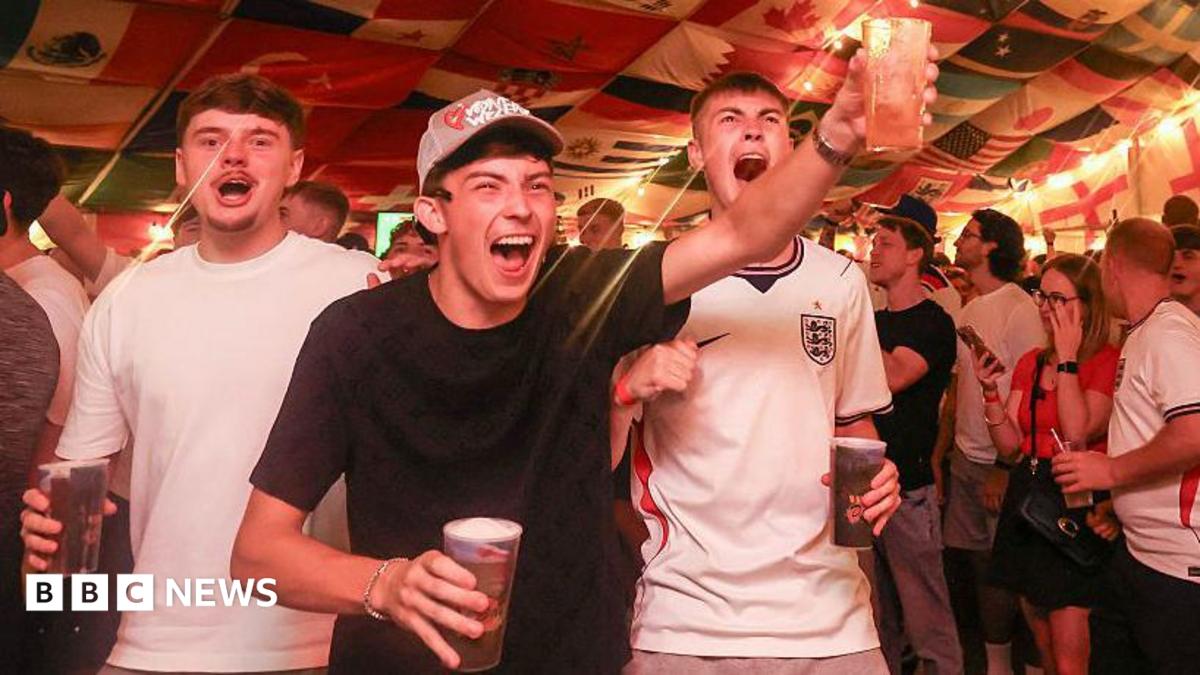 Government rules out extending pub hours for England v Mexico game