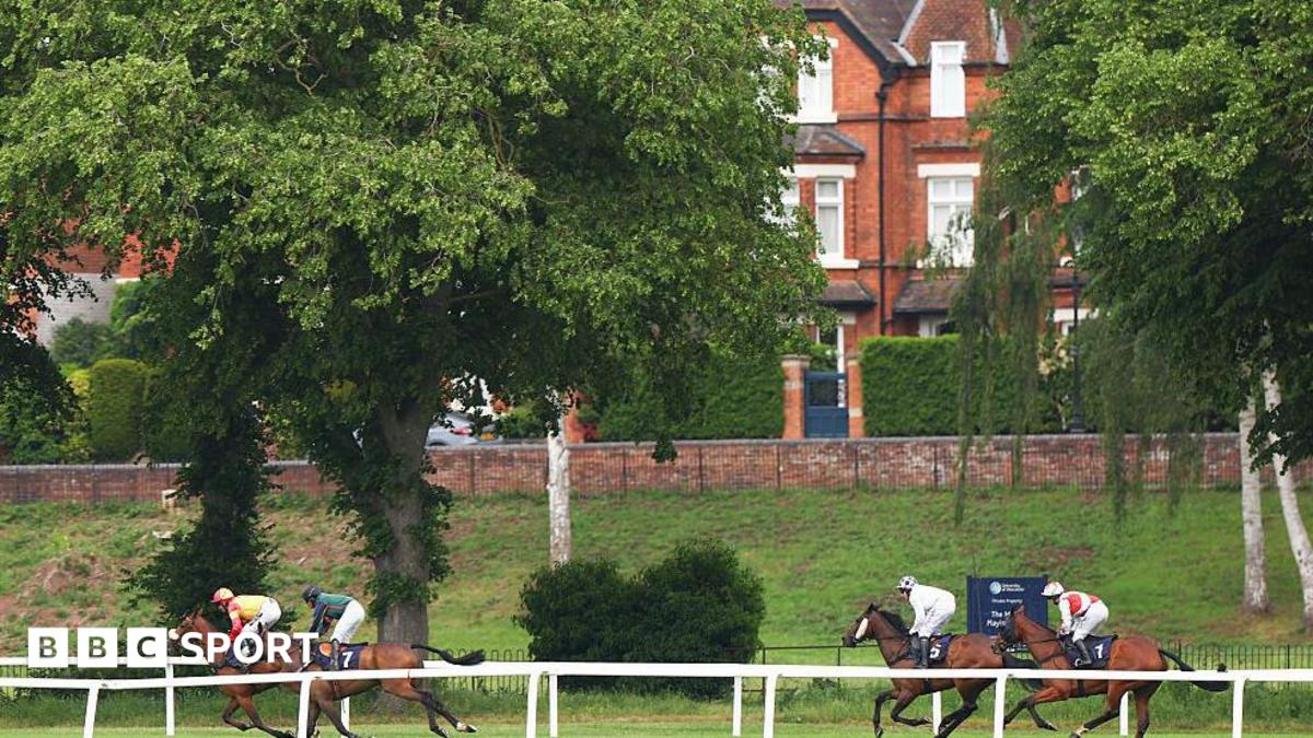 Four horse racing meetings off after extreme heat warning