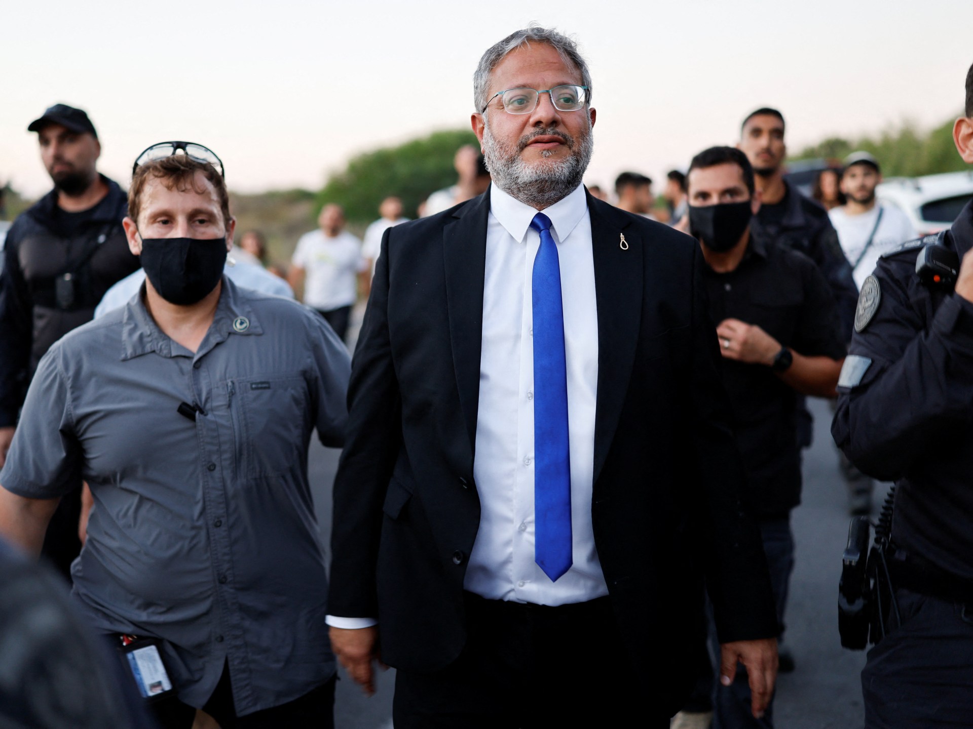 Israeli ministers join march to Gaza to demand return of settlements