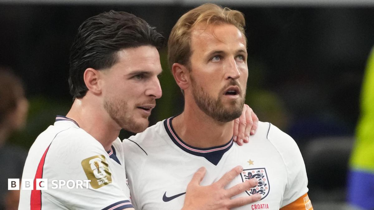England qualify for World Cup knockout stage