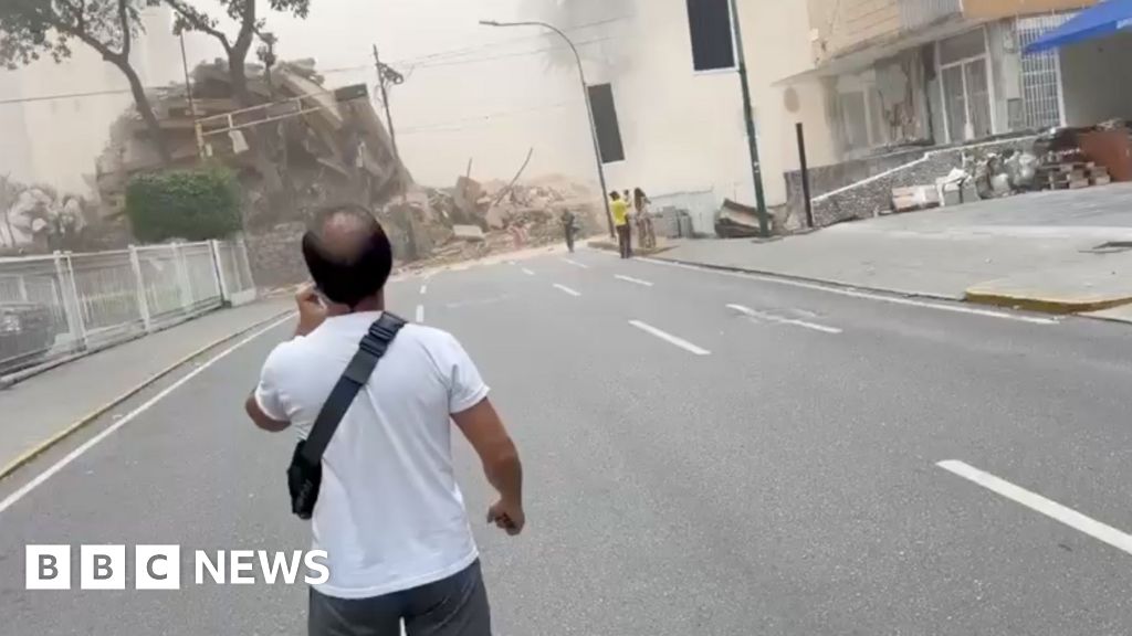 Moment earthquake hits Venezuela and leaves buildings collapsed
