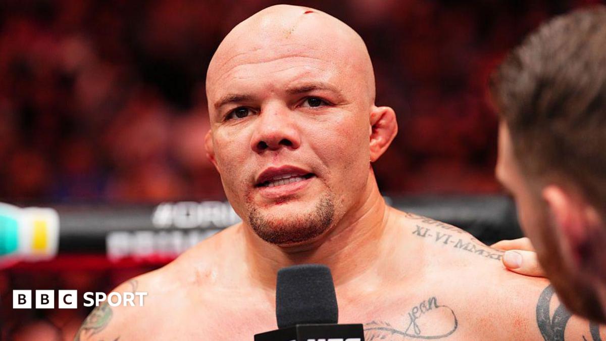 Ex-UFC fighter Smith arrested on felony charges 