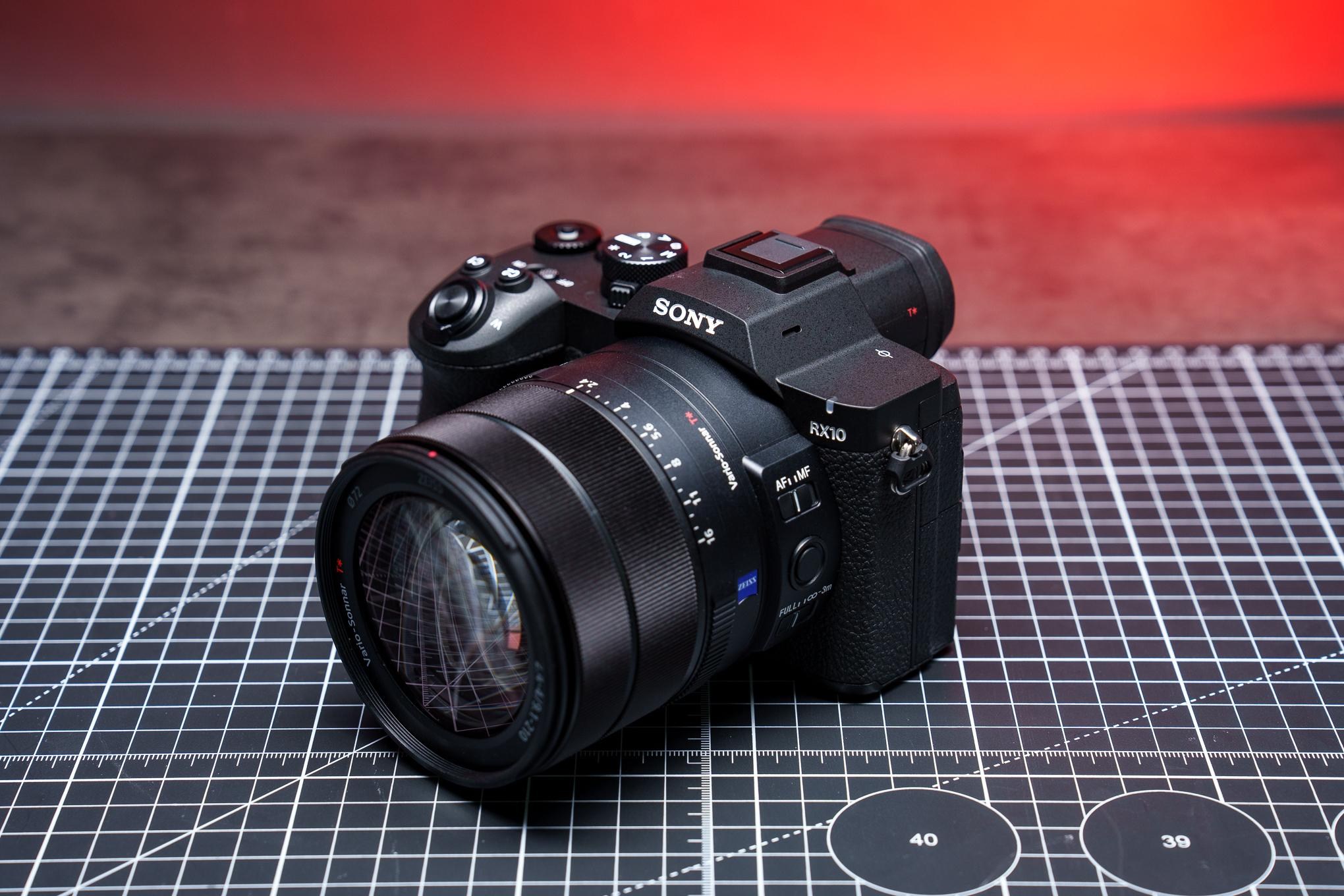 Sony brings back the superzoom RX10 with a stacked sensor and a high price