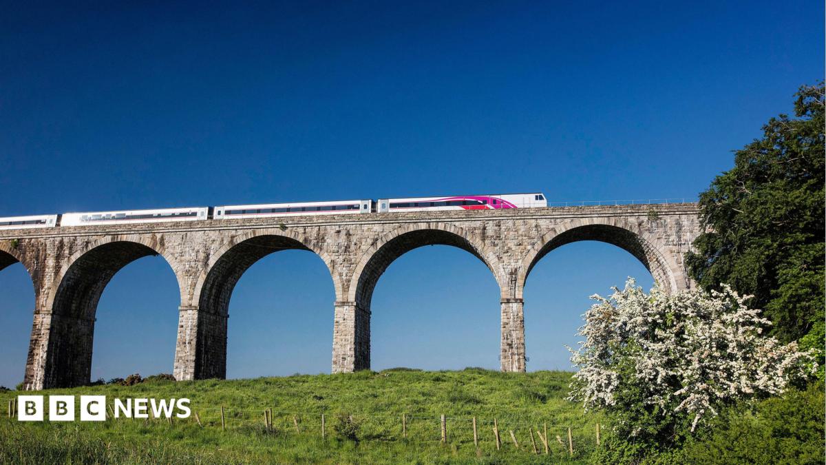 Irish government to contribute £197m to cross-border rail services