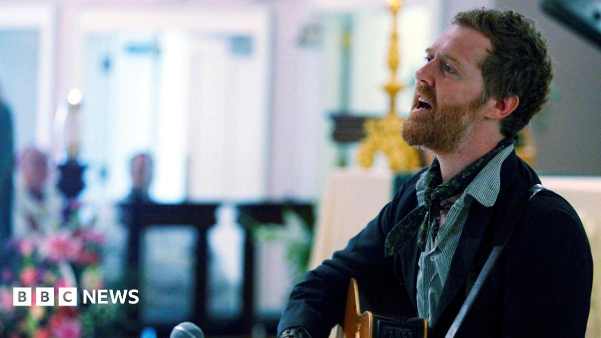 Oscar-winning songwriter Glen Hansard killed in crash