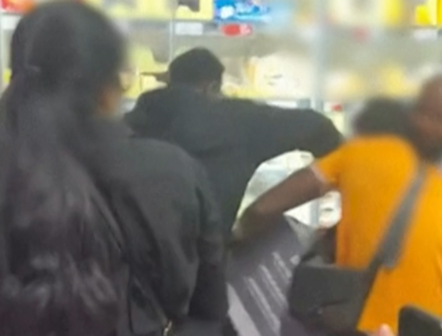 Supermarket chaos for air conditioner sale in France amid heatwave
