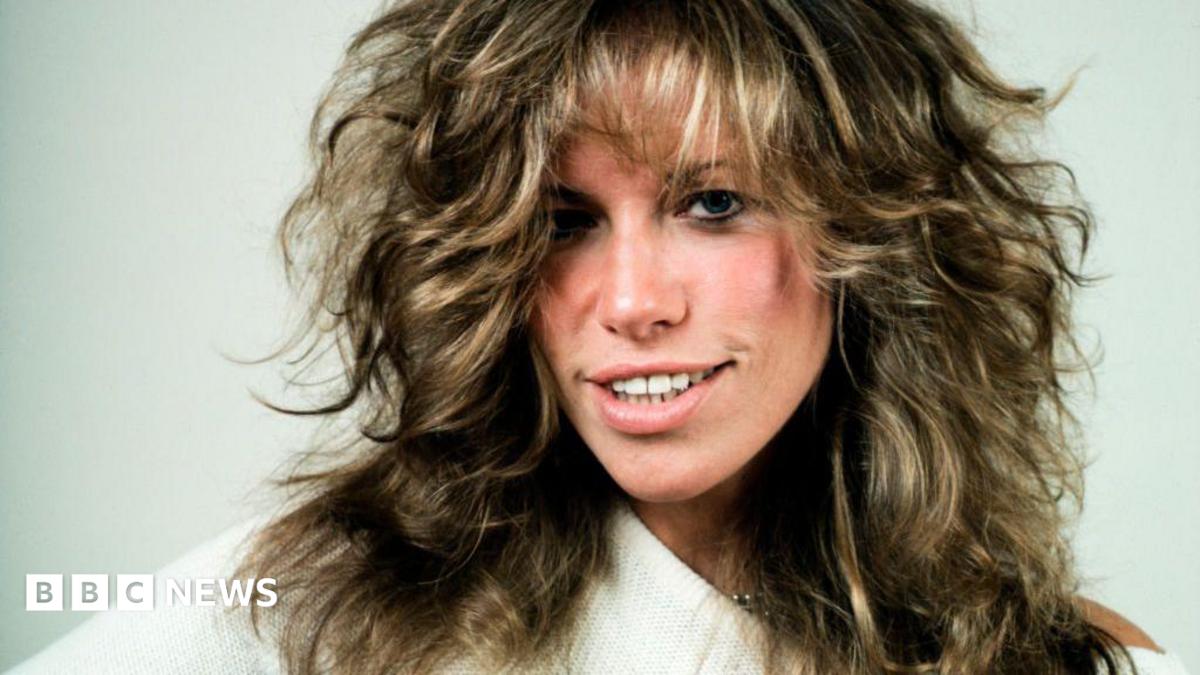Carly Simon reveals Parkinson's diagnosis