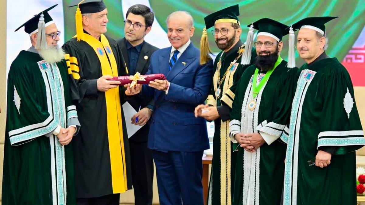 Iran’s president awarded honorary doctorate in Pakistan