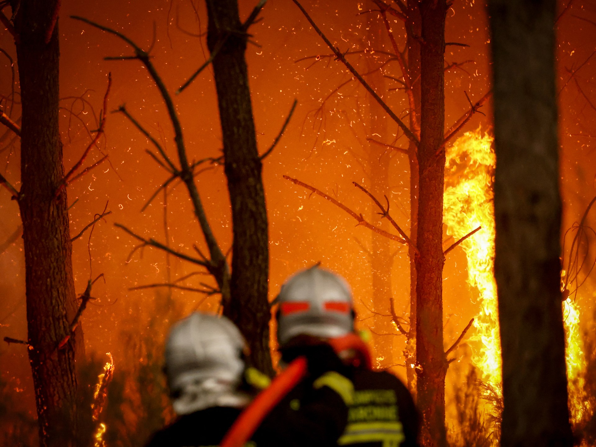 Macron calls crisis meeting of French cabinet as blaze approaches Bordeaux