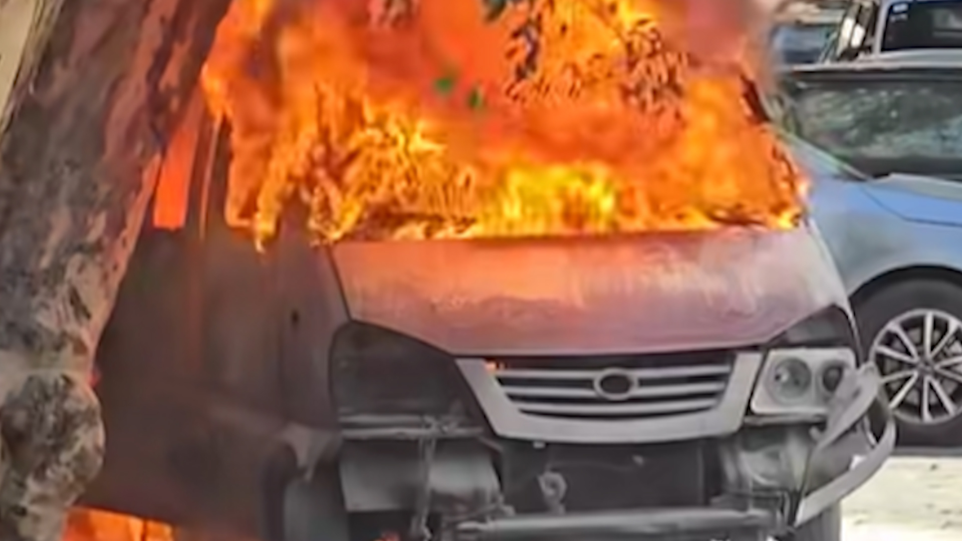 Explosions in Damascus as French president visits