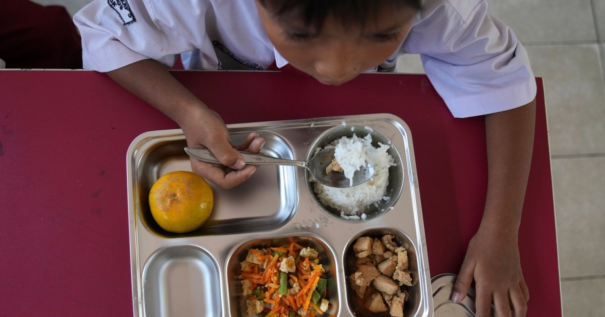 Indonesia’s free meals programme plagued by alleged corruption and waste