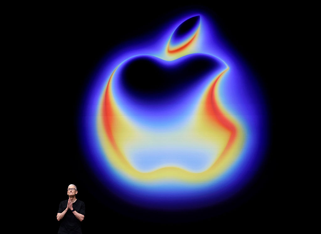 Can Apple make smart glasses that aren’t a constant privacy threat?