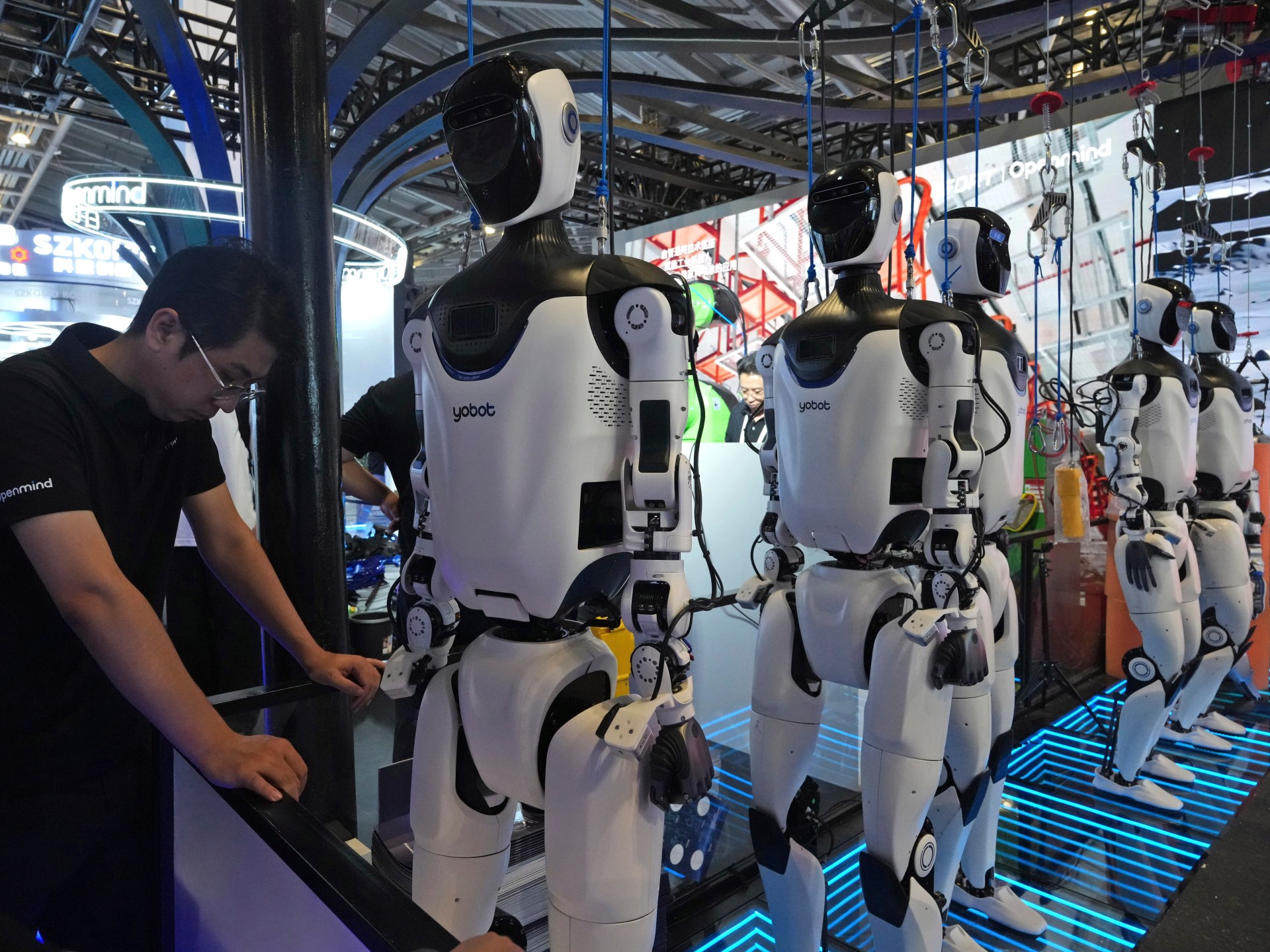 US bans imports of new Chinese robots over security concerns