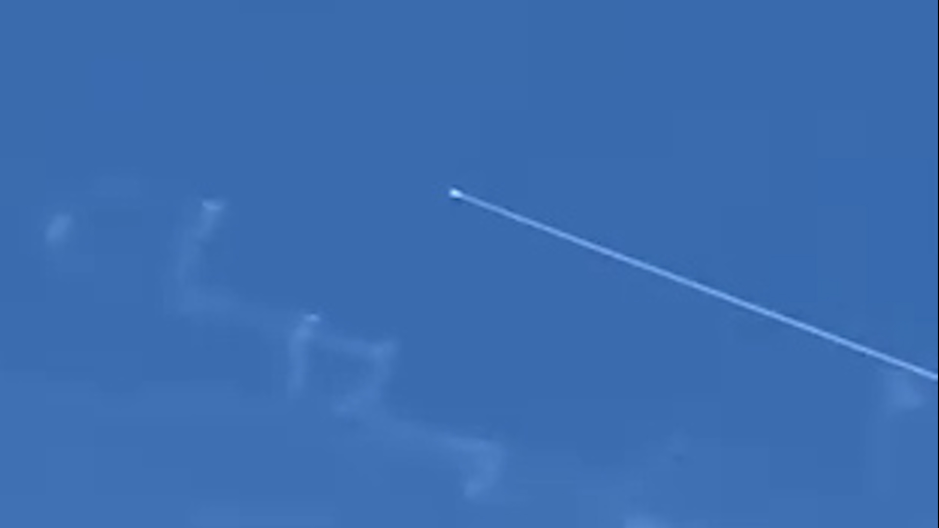 Videos show interception of Iranian missiles in skies over Jordan