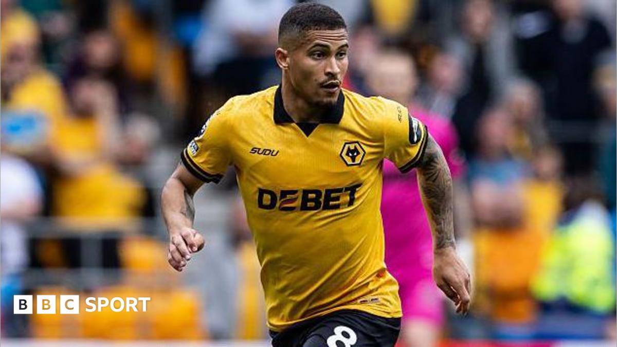 Villa sign Wolves midfielder Gomes in £38m deal