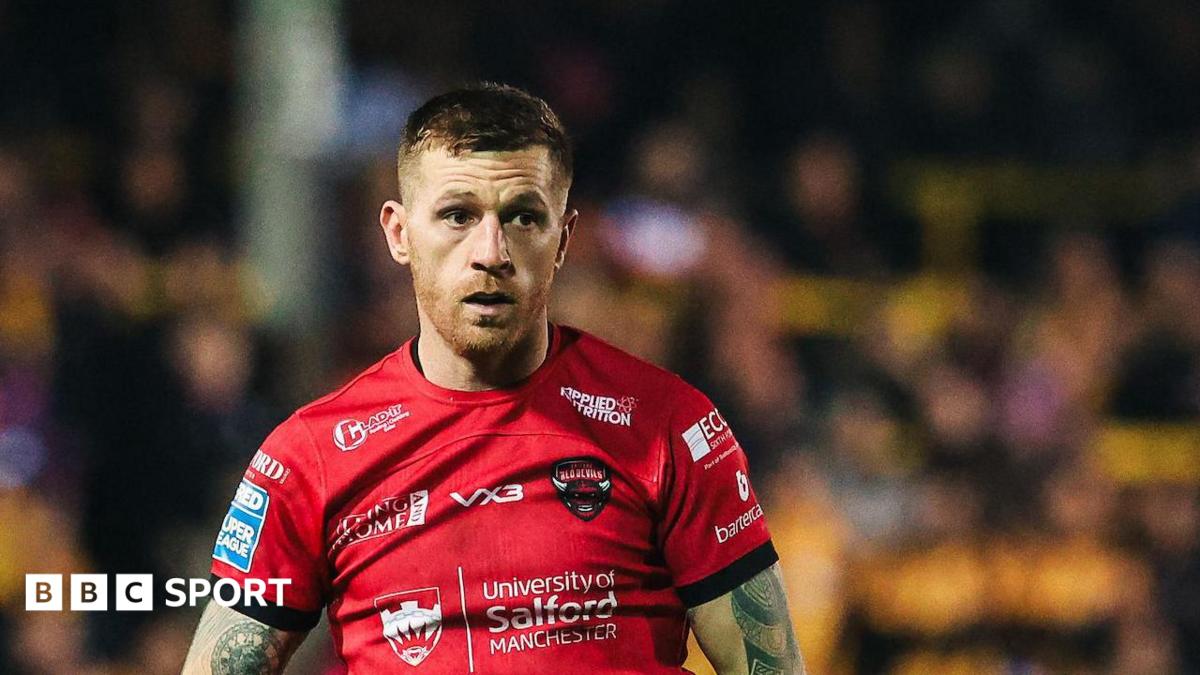 Salford re-sign half-back Sneyd from 2027
