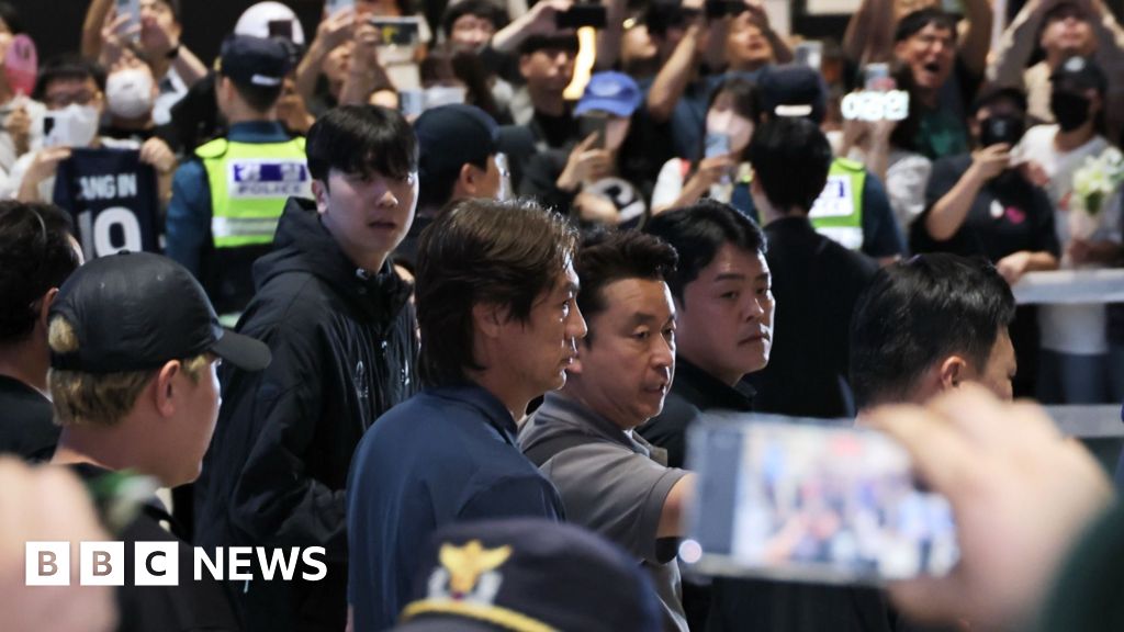 Why are South Korean fans so angry at their football coach?