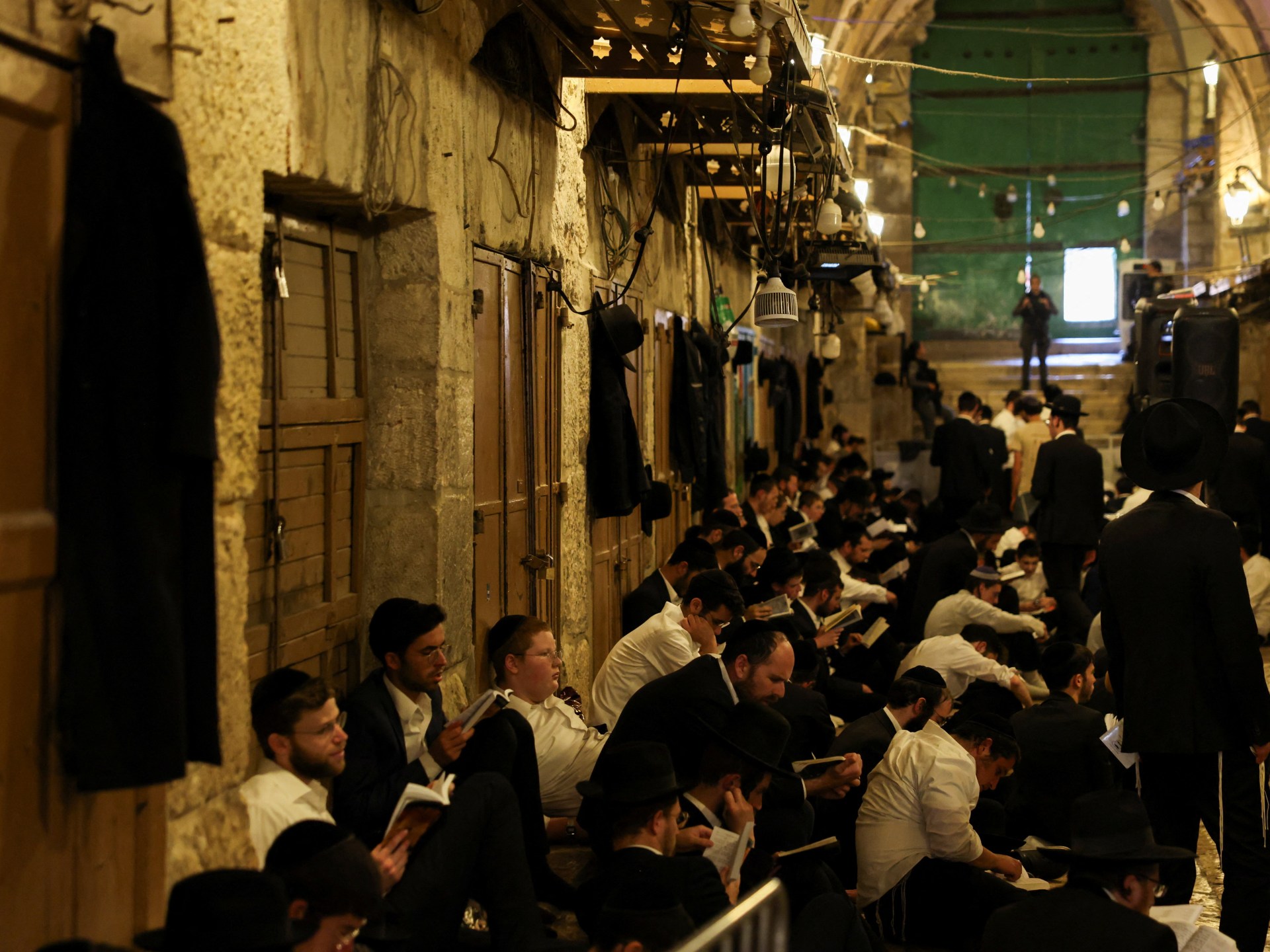 More than 2,300 Israelis storm Al-Aqsa Mosque in Jerusalem