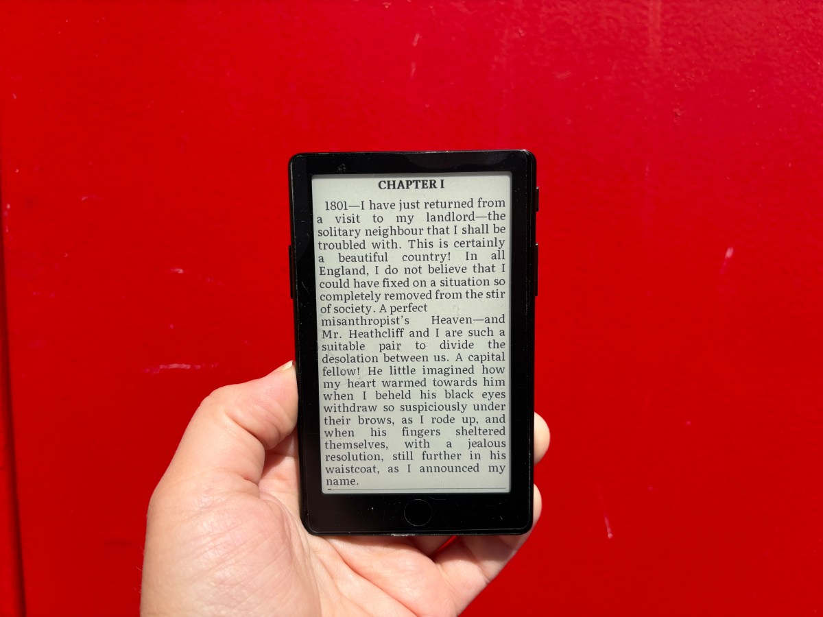The Xteink X4 Pro could be the tiny e-reader of your dreams