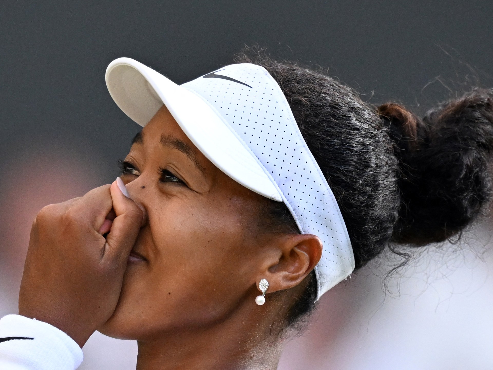 Osaka knocks out top-seeded Sabalenka to reach Wimbledon quarterfinals
