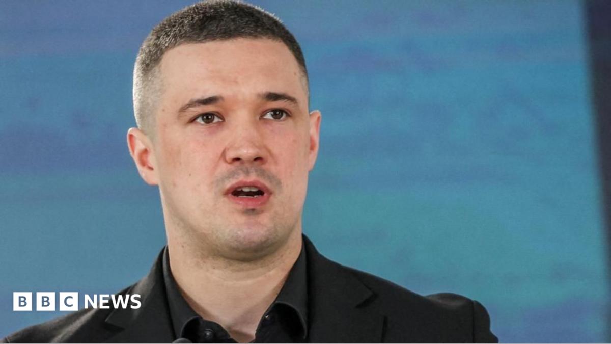 Many Ukrainian soldiers outraged over removal of defence minister, troops tell BBC